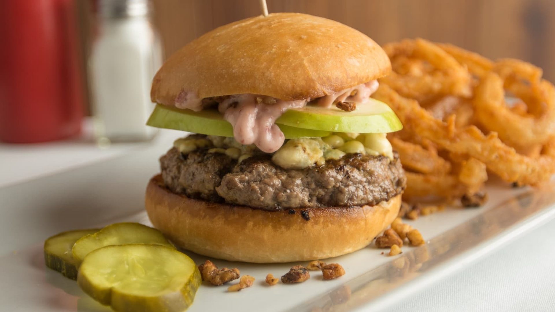 Why Fairfield Locals Rave About Flipside Burgers & Bar